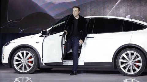 Tesla тўлақонли автопилот ва роботакси сервисини тақдим этди