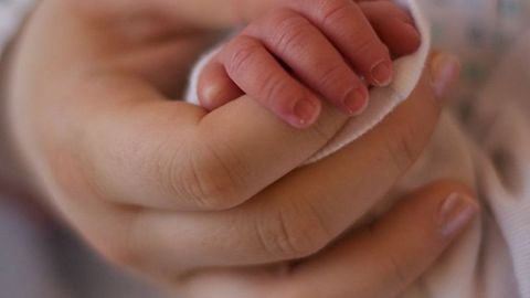 Yaponiyada 258 gramm tug‘ilgan chaqaloq tug‘ruqxonadan chiqarildi