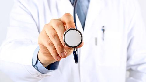 Zarafshonda olti oylik homila bilan operatsiya qilingan bemor qarovsiz qoldirildi