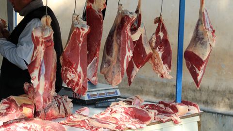 Бош прокуратура: Фарғонадаги деҳқон бозорида одам гўшти сотилаётгани ҳақидаги гаплар асоссиз ва ёлғон