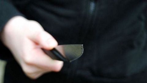 Farg‘onalik erkak oilaviy janjal oqibatida o‘z opasini pichoqlab qo‘ydi