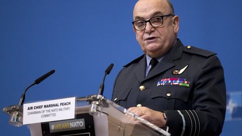 НАТО яна бир бор Россияни Қримдан чиқиб кетишга чақирди