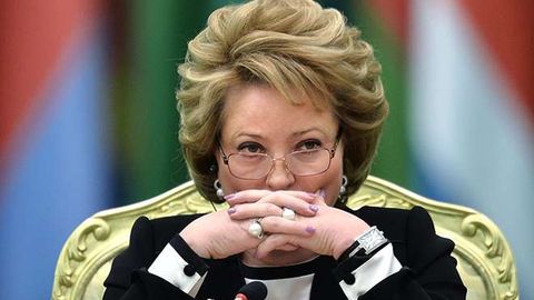 “Kommersant” jurnalistlari Matviyenkoning iste’fosi haqidagi maqola sababli nashrni tark etadi. Alisher Usmonov shunday qaror qabul qildi