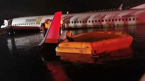 AQShda Kubadan uchib kelgan Boeing 737 daryoga quladi