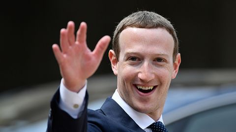 Марк Цукерберг Facebook директорлар кенгаши раиси лавозимидан кетмайдиган бўлди