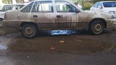 Samarqandda kuchli sel natijasida Qo‘shrabot tuman IIB YHXG katta inspektoriga tegishli Nexia avtomobili haydovchisi Lacetti’ni urib yubordi