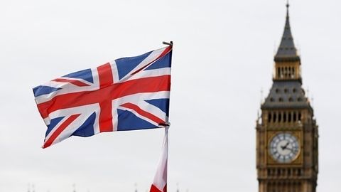 Buyuk Britaniya chet elliklar uchun migratsion kartalarni bekor qiladi