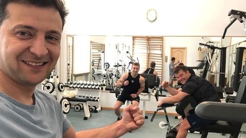 Zelenskiy Prezident administratsiyasi sportzalida tushgan suratini namoyish qildi