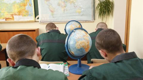 Ўзбекистонда вояга етмаганлар учун ўқув-тарбия муассасалари ташкил этилади