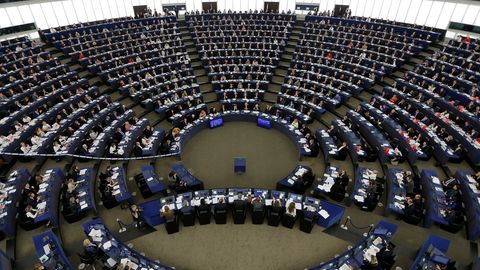 Germaniyada Angela Merkelning bloki Yevroparlament tarixidagi eng yomon natija bilan g‘olib chiqdi