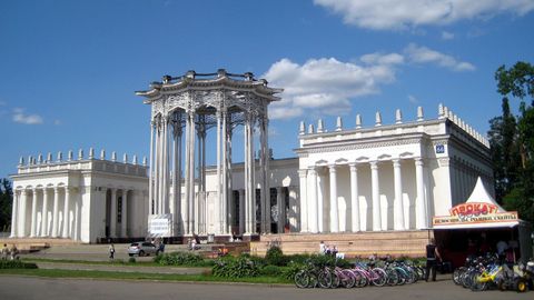 Путин Москва марказидаги павильонни Ўзбекистонга муддатсиз ва беғараз беришга қарор қилди