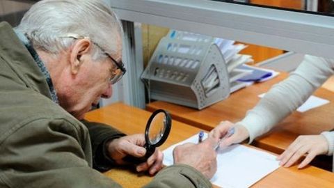 O‘zbekiston Moliya vazirligiga kelib tushgan murojaatlarning 60 foizida pensiya miqdorini oshirish so‘ralgan