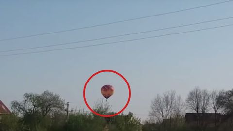 Qrimda shamol havo shari ichida bo‘lgan qizchani uchirib ketdi (video)