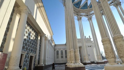 Москванинг ВДНХ кўргазмасидаги Ўзбекистон павильони асл ҳолига келтирилмоқда (видео)