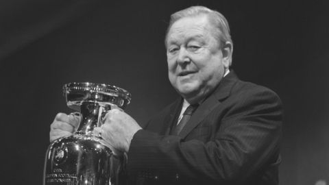 UEFA sobiq prezidenti vafot etdi