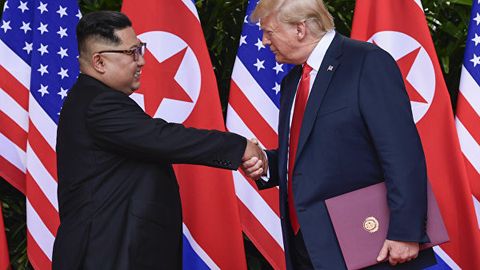 Tramp Kim Chen Inni Janubiy Koreyaga tashrifi chog‘ida uchrashishga taklif etdi