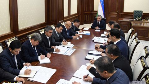 Shavkat Mirziyoyev qishloq xo‘jaligida yer va suv resurslaridan samarali foydalanish bo‘yicha yig‘ilish o‘tkazdi