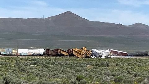 AQShda qurol va o‘q-dori ortgan poyezd izdan chiqib ketdi