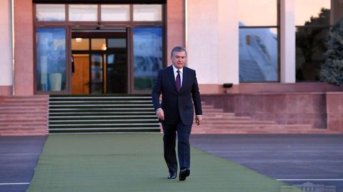 Shavkat Mirziyoyev kuzda Yaponiyaga boradi