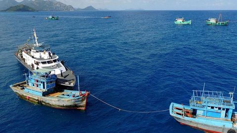 Индонезияда кема ҳалокати оқибатида 15 киши ҳалок бўлди