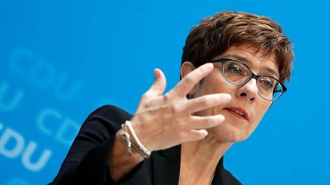 Merkelning davomchisi Rossiyaga qarshi sanksiyalarni uzaytirishni qo‘llab-quvvatladi