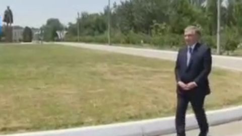 Shavkat Mirziyoyev Olmazor tumanidagi Vatanparvarlik bog‘i quriladigan va Matonat haykali o‘rnatiladigan joyda bo‘ldi (video)
