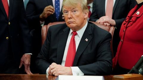 AQSh kongressmenlari Trampga Eronga ruxsatsiz hujum qilishni cheklamoqchi