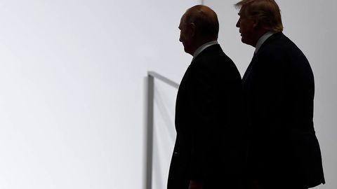 Tramp va Putin G20 sammitida suratga tushish marosimidan oldin qisqacha suhbatlashdi