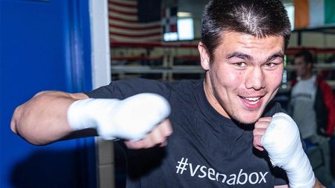 Бектемир Мелиқўзиевнинг дебют жанги санаси аниқ бўлди