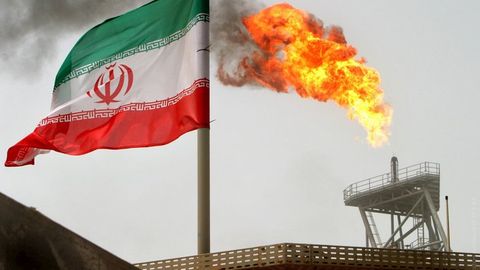 Эрон АҚШдан нефть экспортига қўйилган санкцияларни бекор қилишни талаб қилмоқда