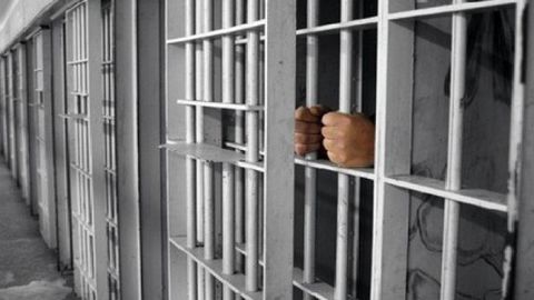 Farg‘onada firibgarlik bilan 200 mln so‘mdan ortiq mablag‘ni qo‘lga kiritgan o‘qituvchi qamaldi