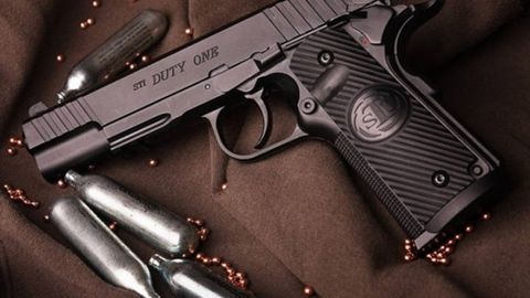 O‘zbekistonda qurol muomalasini tartibga soluvchi qonun senatorlar tomonidan ma’qullandi 