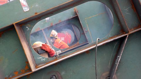 Dunyodagi ilk “aqlli” supertanker buyurtmachiga yetkazib berildi