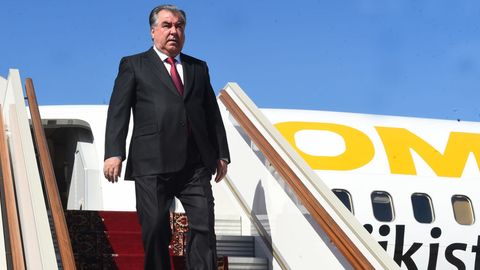 Emomali Rahmon Qirg‘iziston prezidenti bilan muzokaralar o‘tkazish uchun So‘g‘d viloyatiga keldi