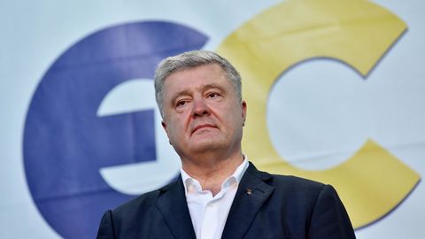 Порошенко банкдан 34 миллион доллар нақд пул ечиб олгани маълум бўлди