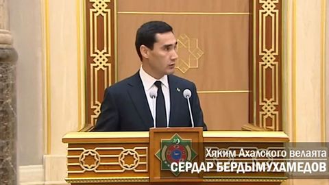 “Bo‘yningni uzaman!”: Turkmaniston prezidenti o‘g‘lining boshqaruv uslublari haqida