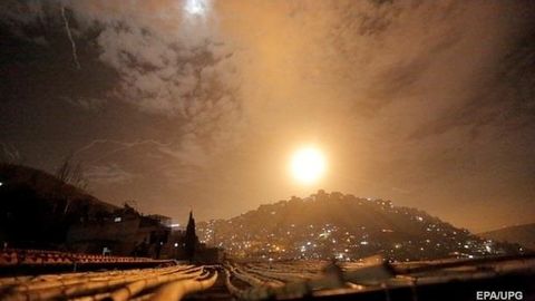 Isroil qiruvchi samolyotlari Damashqqa hujum uyushtirdi (video)