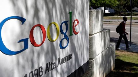 Google ovoz yordamida boshqariladigan qurilmalardagi suhbatlarni tinglashini tan oldi