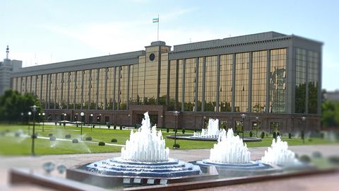 Xushnud Xudoyberdiyev: Hukumatning Toshkent propiskasiga oid qarorlarida mantiq bormi?