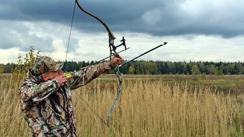 Rossiyada o‘q-yoy bilan ov qilishga ruxsat berildi