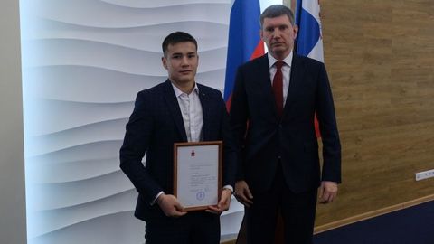 Perm o‘lkasi gubernatori YTHga uchragan avtobusdan odamlarni olib chiqqan o‘zbekistonlikni mukofotladi