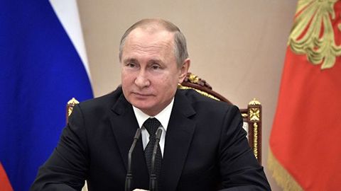 Putin Ikkinchi jahon urushi vaqtida O‘zbekistondagi aviatsiya zavodida ishlagan veteranni yubileyi bilan tabrikladi