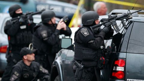 AQShda noma’lum kimsa politsiyaga qarata o‘t ochdi