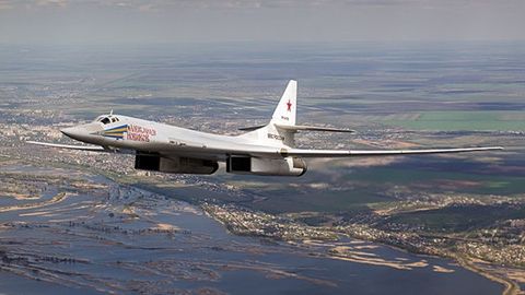 Rossiya ikkita Tu-160 bombardimonchisini AQSh chegarasi yaqiniga joylashtirdi