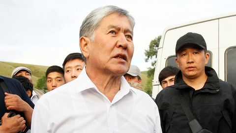 Қирғизистон суди Атамбаевни 26 октябрга қадар ҳибсда қолдиришга қарор қилди