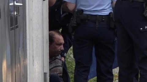 Germaniyada erkak pichoq bilan odamlarga hujum qildi