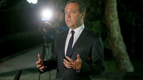 Dmitriy Medvedev Qirg‘iziston “inqilob limitini tugatganini” aytdi