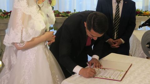 Shavkat Mirziyoyev nikoh yoshi to‘g‘risidagi qonunni tasdiqladi