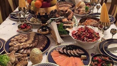 Tojikistonda Qurbon hayitida kamtarona dasturxon yozish haqidagi ogohlantirishni rad etadiganlar jarimaga tortiladi