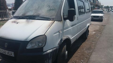 Toshkentda “Gazel” mikroavtobusi yondi